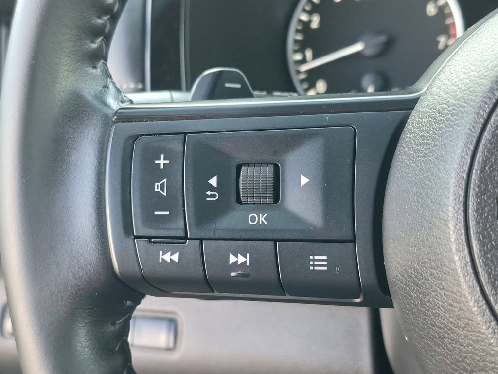 Used 2024 Nissan Pathfinder SV AWD/4WD image 14