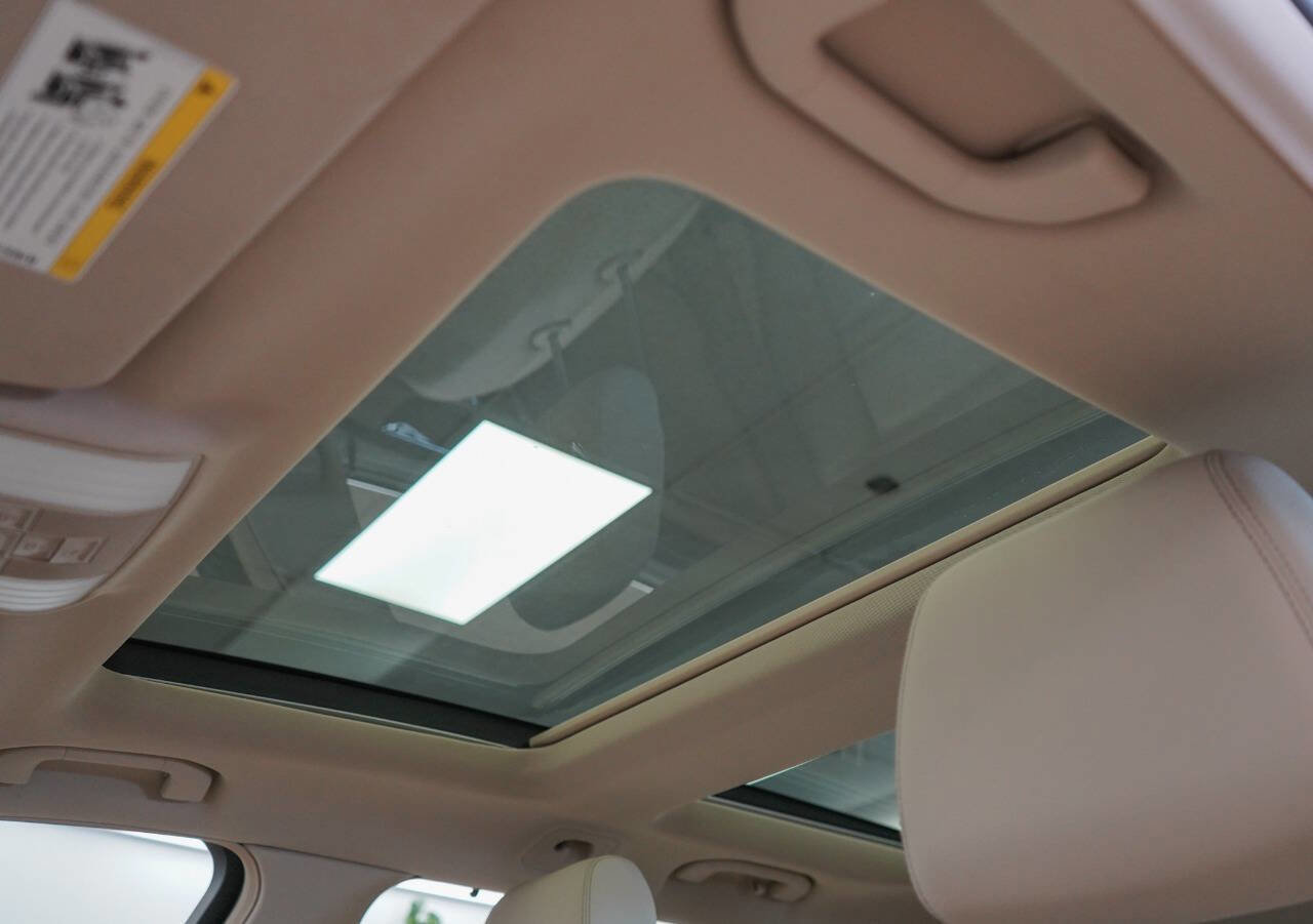 Used 2016 Mercedes-Benz E 350 4MATIC Wagon image 48