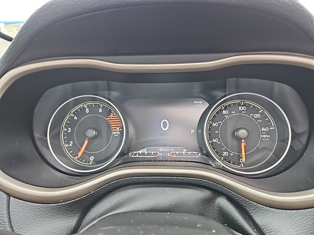 Used 2016 Jeep Cherokee High Altitude w/ Luxury Group image 20