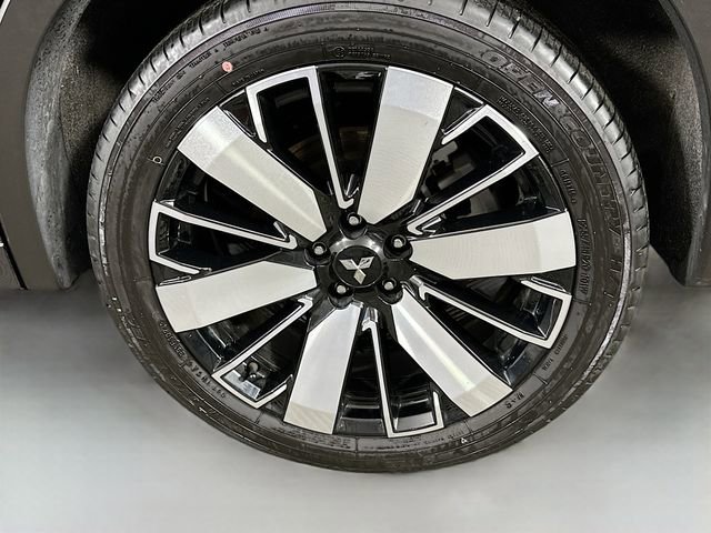 Used 2025 Mitsubishi Outlander SEL image 33