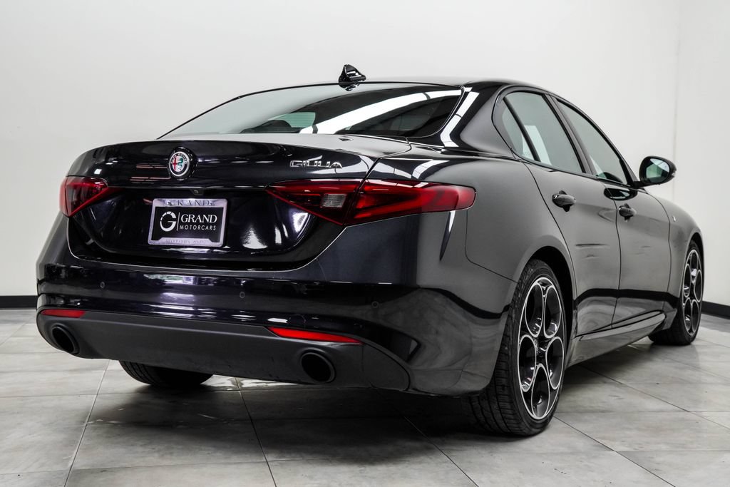 Used 2022 Alfa Romeo Giulia Ti w/ Active Assist Plus Package RWD image 12