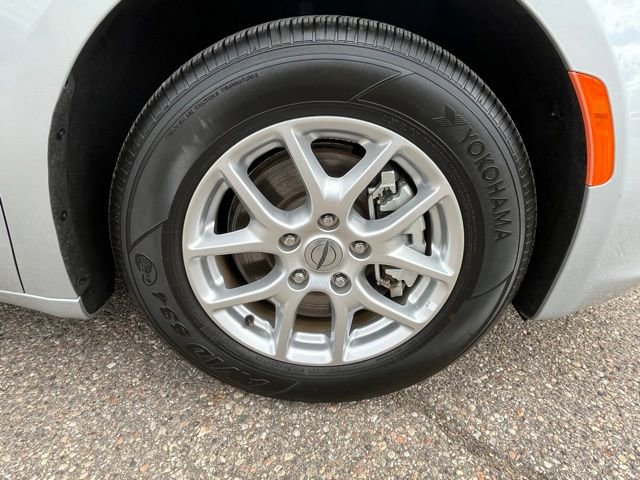 Used 2024 Chrysler Voyager LX FWD image 9