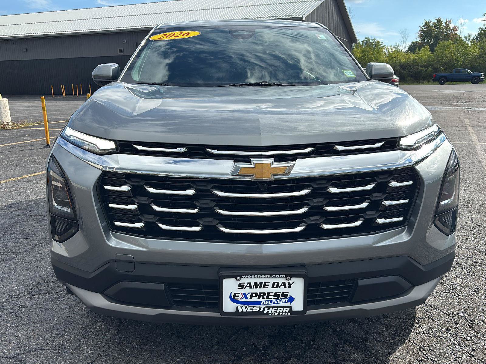 Used 2026 Chevrolet Equinox LT AWD/4WD image 2