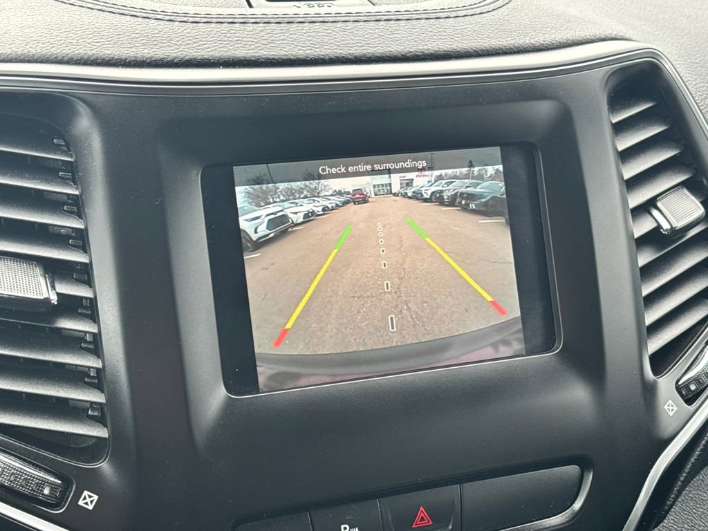 Used 2019 Jeep Cherokee Latitude Plus image 21