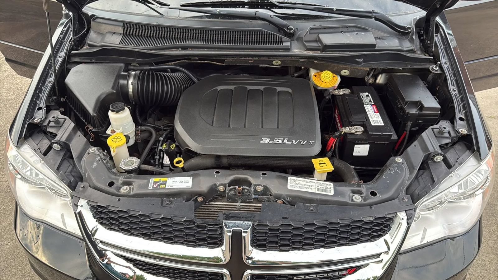 Used 2014 Dodge Grand Caravan R/T w/ Driver Convenience Group FWD image 21