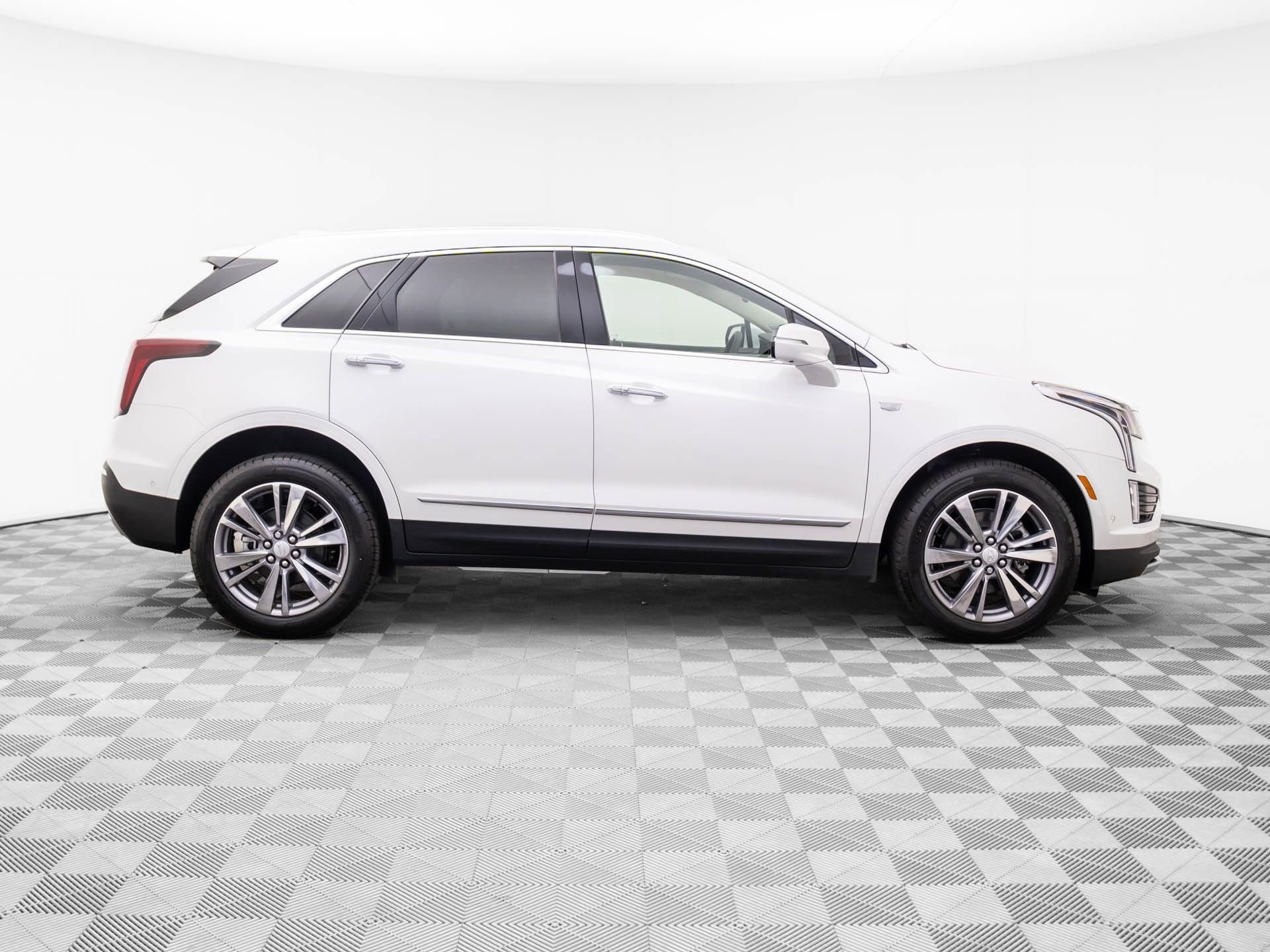New 2026 Cadillac XT5 Premium Luxury w/ Driver Assist Package AWD/4WD image 7