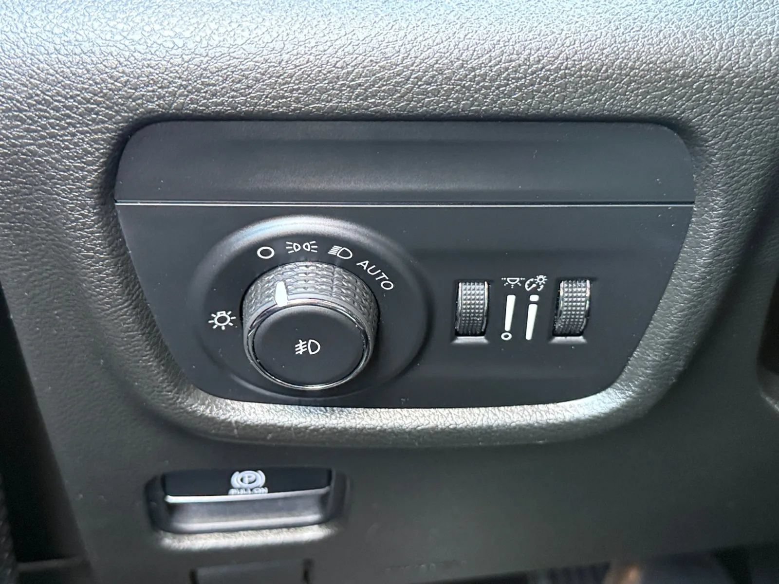 Used 2021 Jeep Grand Cherokee L Limited AWD/4WD image 39