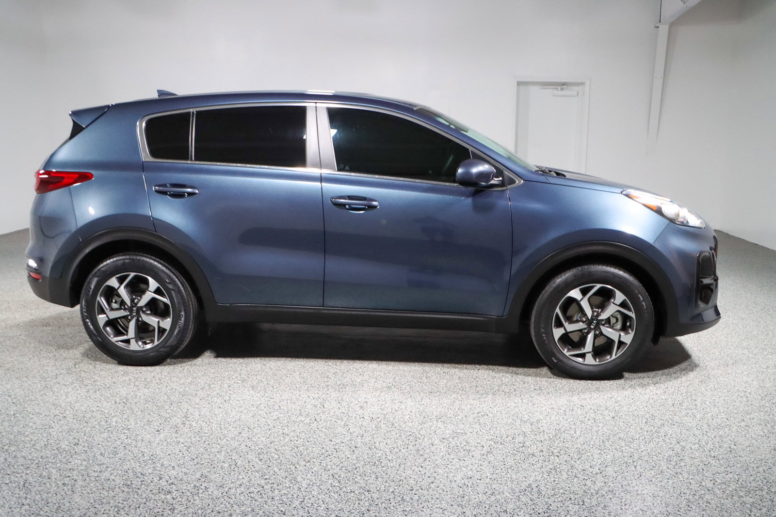 Used 2022 Kia Sportage LX image 6