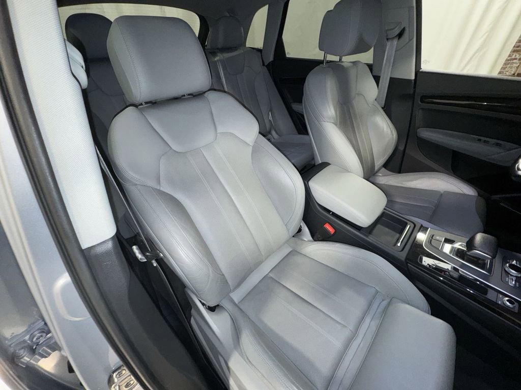 Used 2018 Audi Q5 Prestige w/ Prestige Package image 34