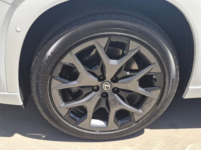 New 2026 Lexus TX 500h AWD image 10