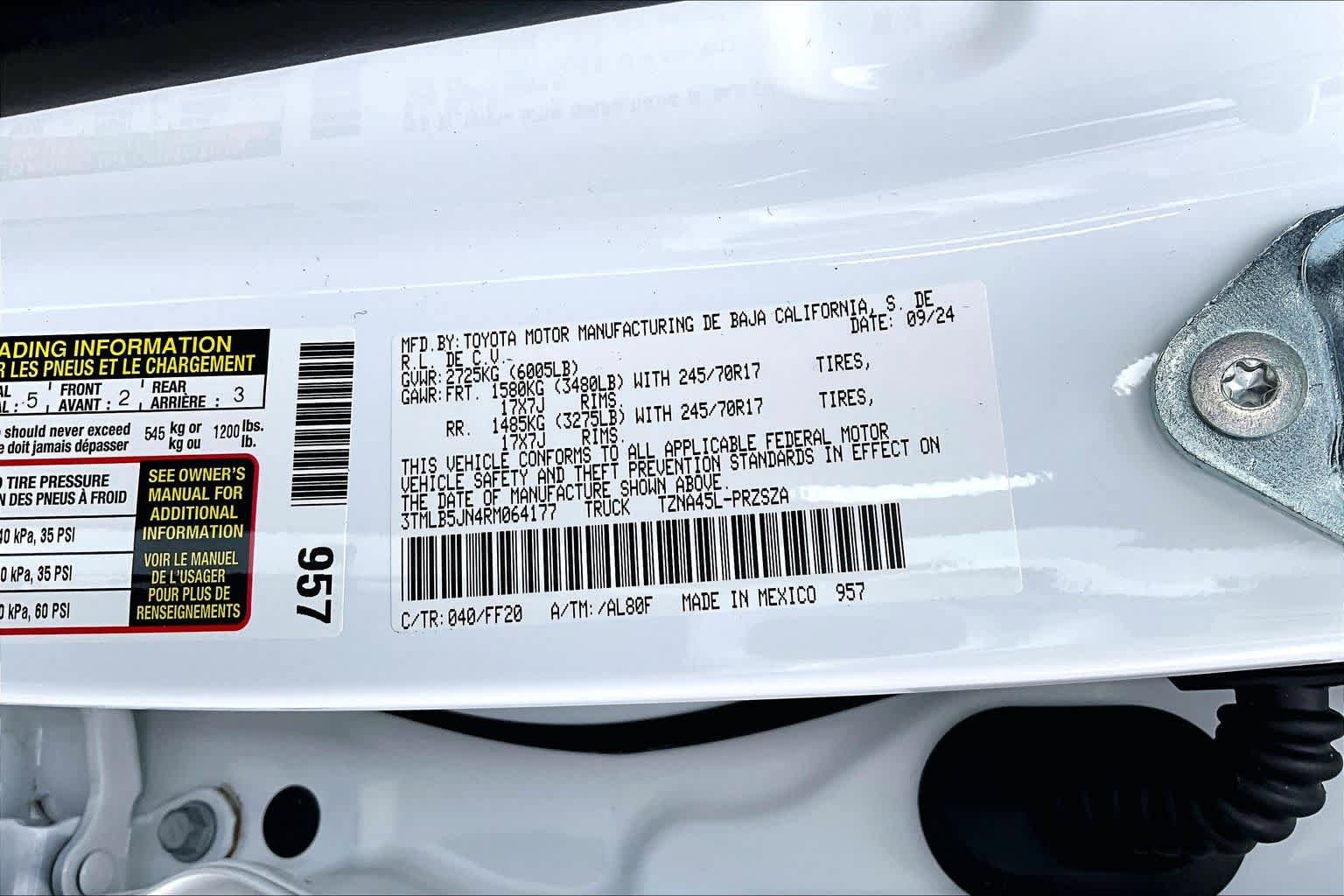 Used 2024 Toyota Tacoma SR5 AWD/4WD image 36