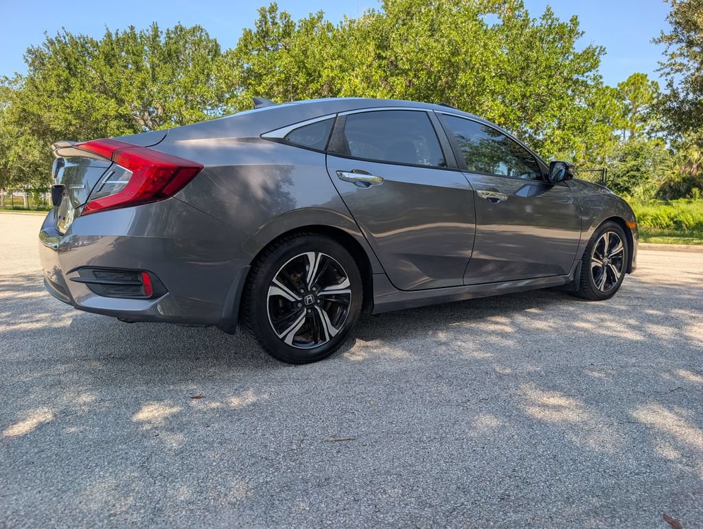 Used 2017 Honda Civic Touring image 7