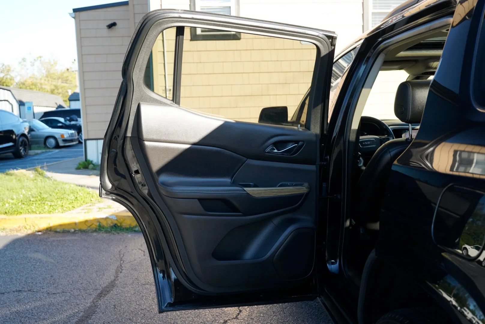Used 2019 GMC Acadia Denali FWD image 26