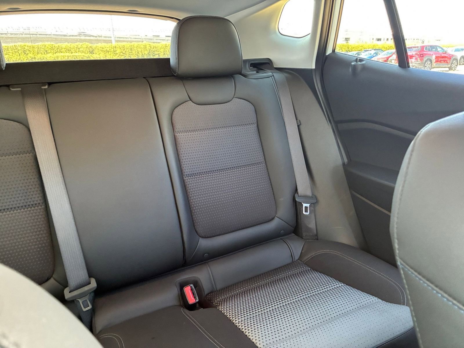 Used 2025 Chevrolet Trax LT w/ LT Convenience Package image 36