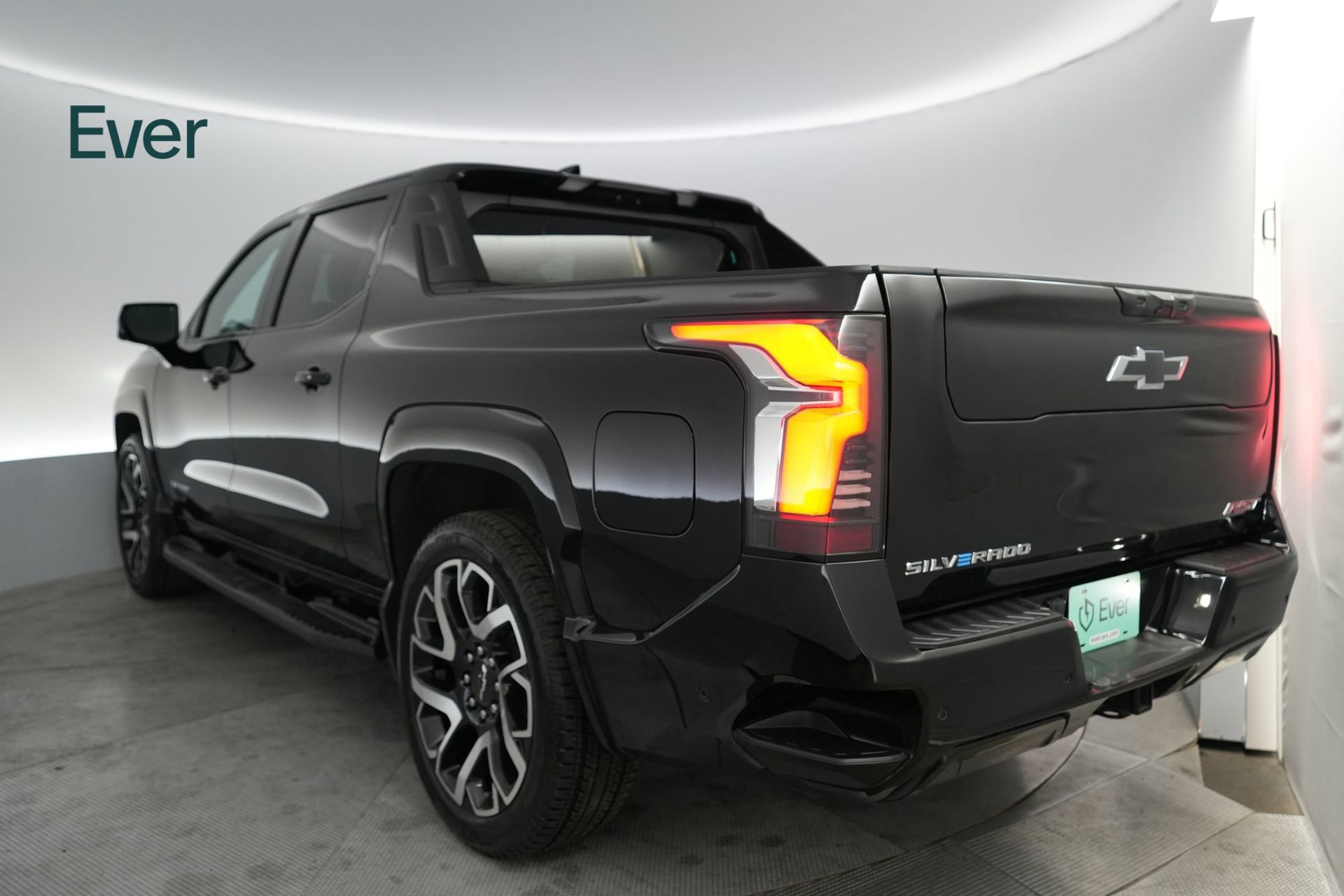 Used 2024 Chevrolet Silverado EV RST image 3