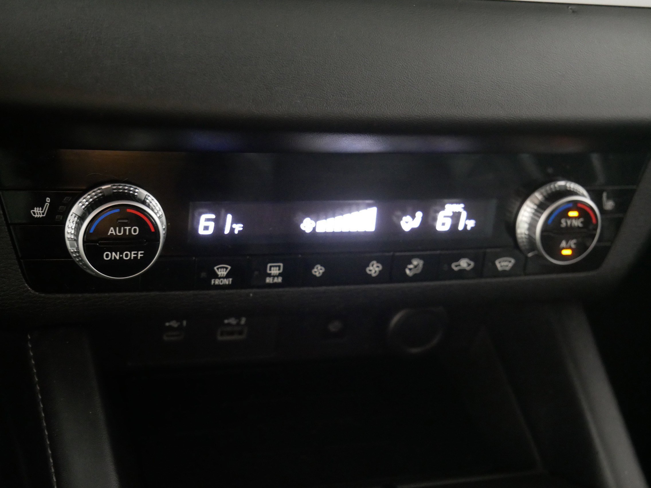 Used 2022 Mitsubishi Outlander SE image 23