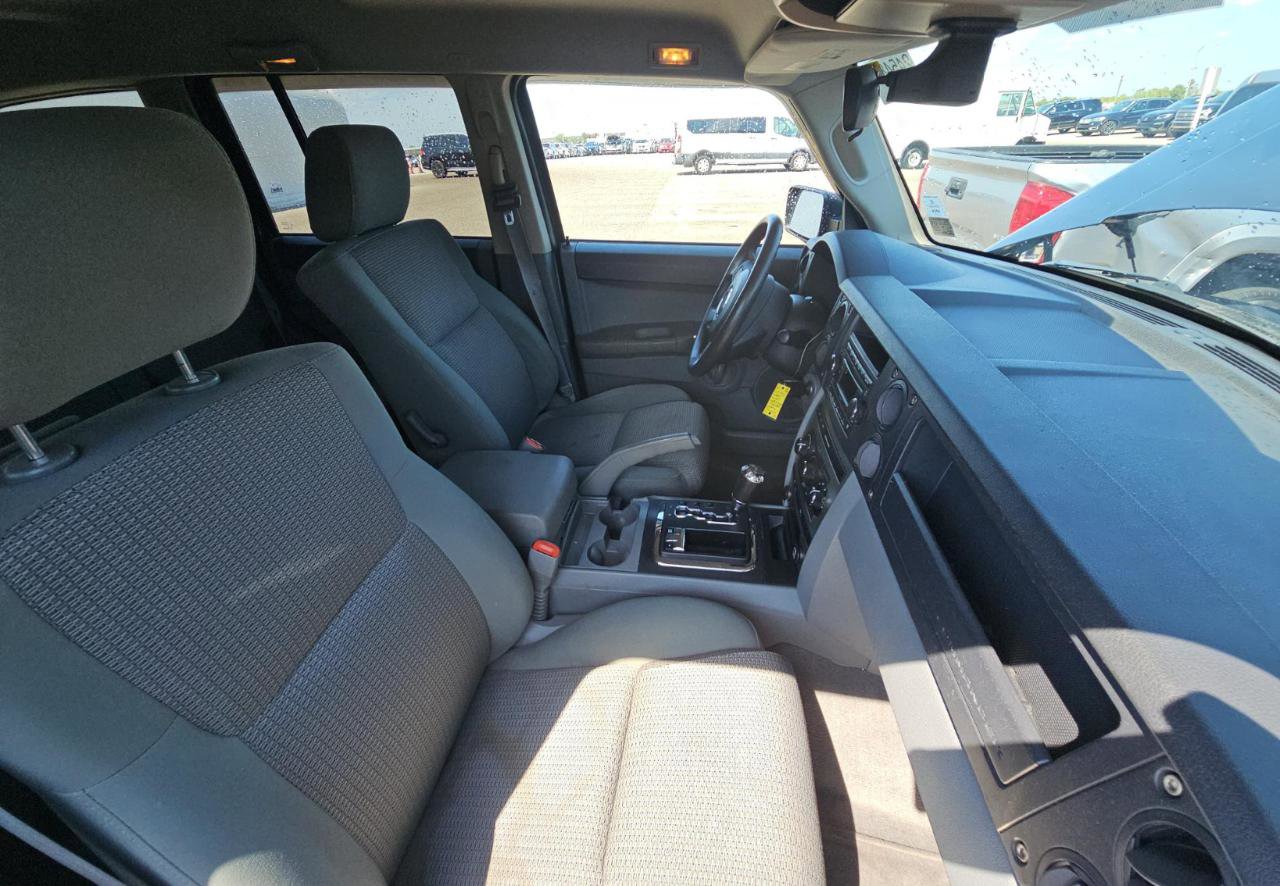 Used 2007 Jeep Commander Sport AWD/4WD image 9