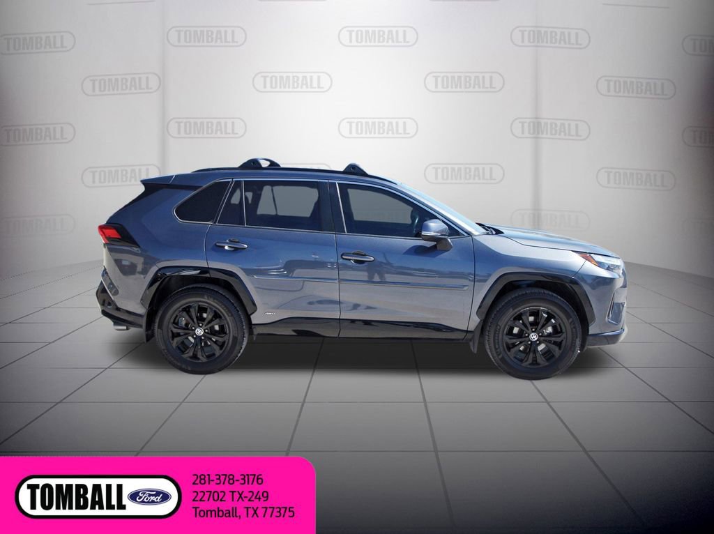 Used 2022 Toyota RAV4 SE image 8