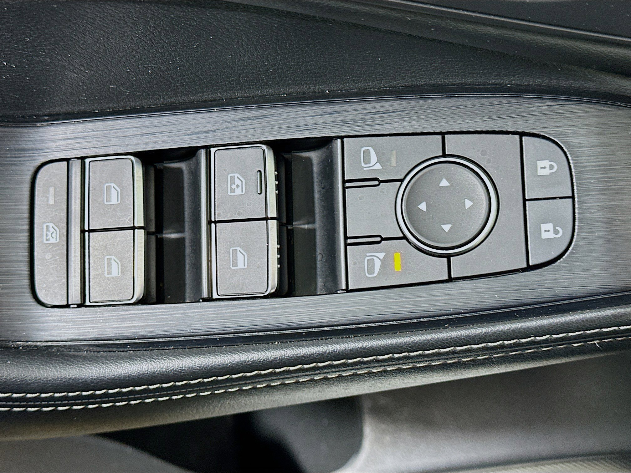 Used 2023 Nissan Rogue SL w/ SL Premium Package image 15