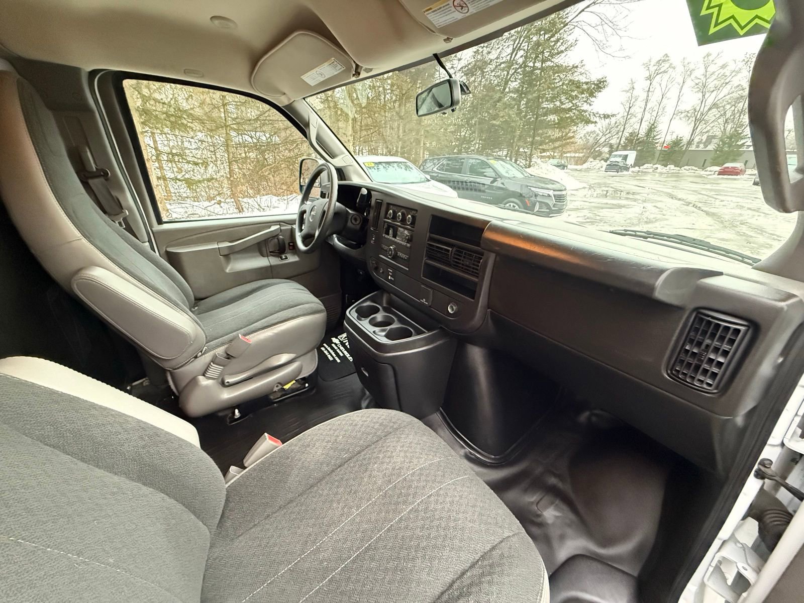 Used 2023 GMC Savana 2500 image 8