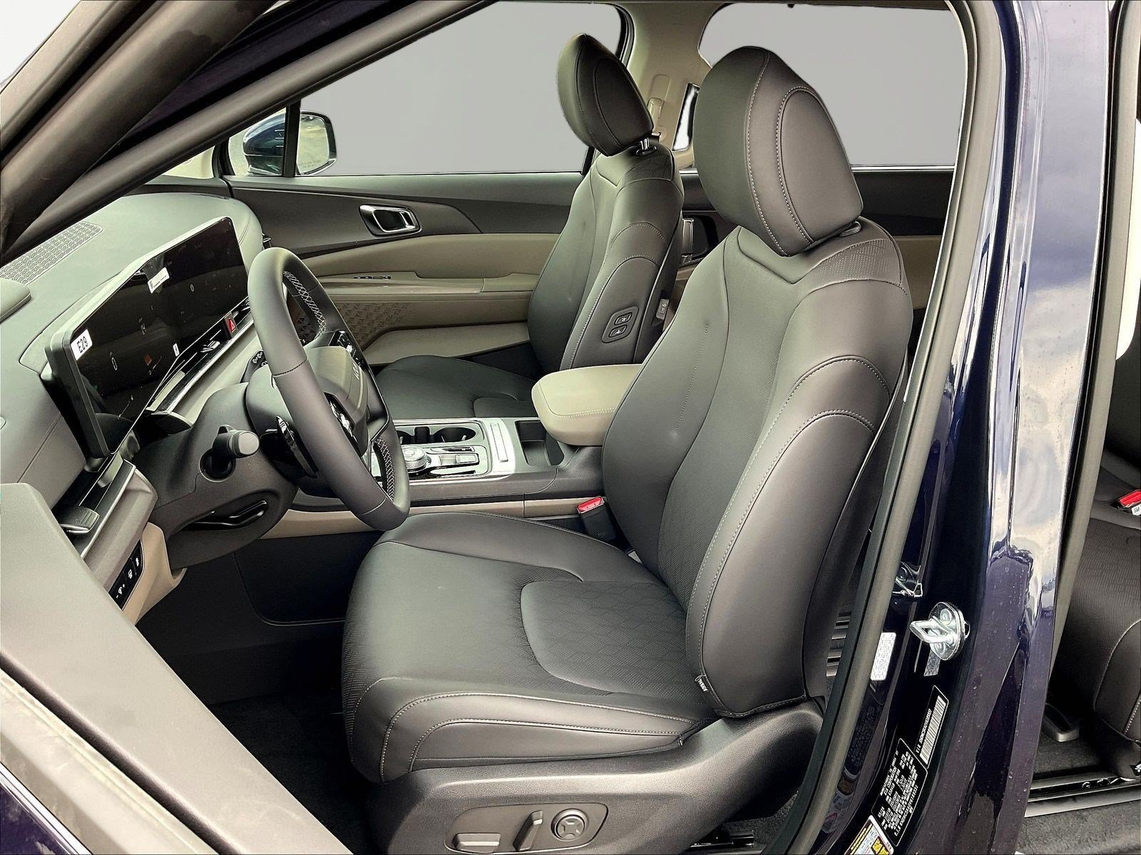 New 2027 Kia Carnival EX FWD image 17