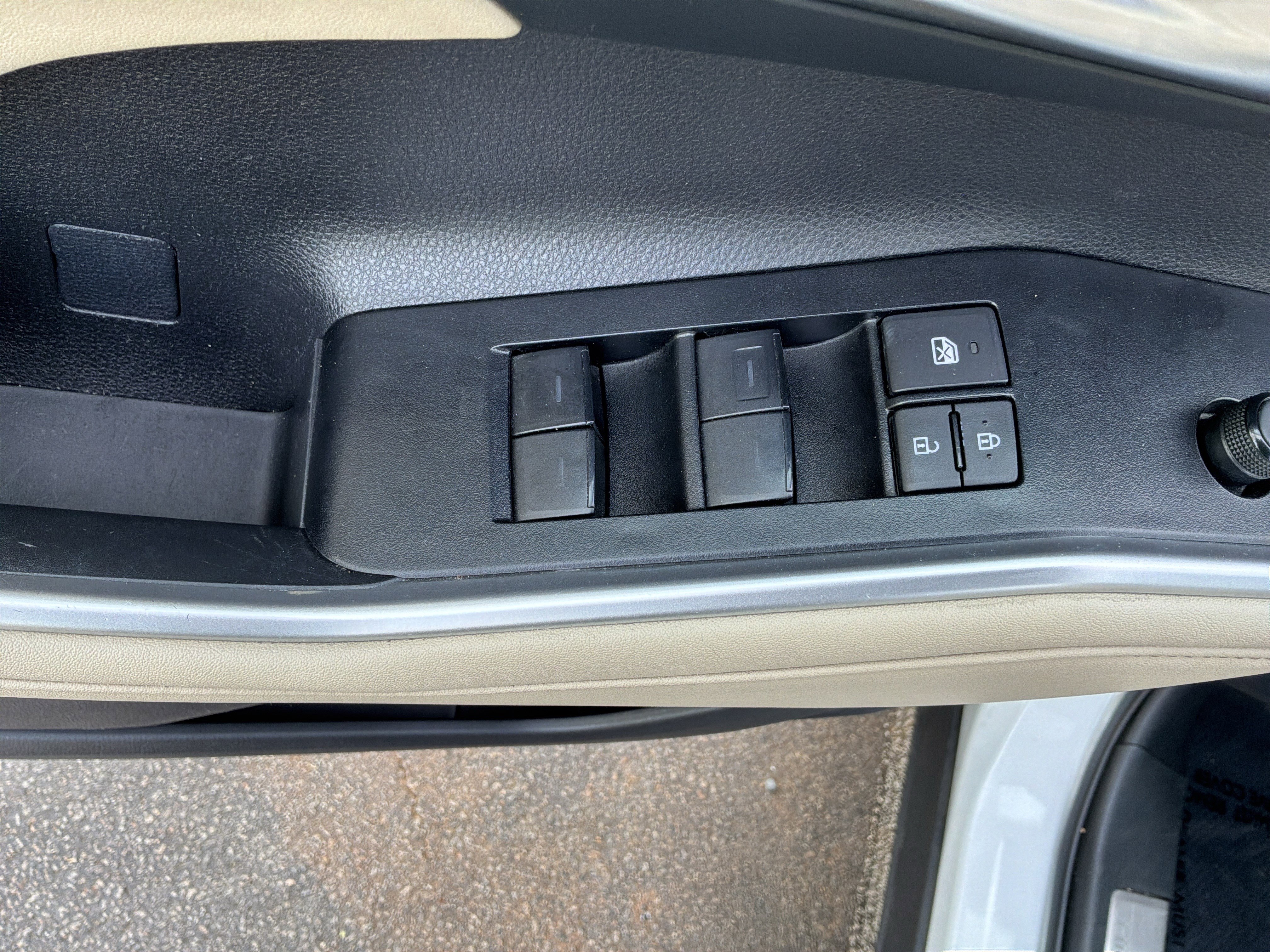 Used 2023 Toyota Highlander XLE image 15