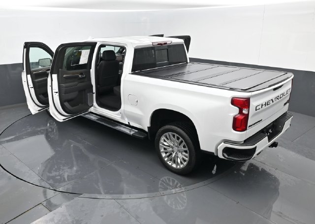Used 2025 Chevrolet Silverado 1500 High Country w/ High Country Premium Package AWD/4WD image 30