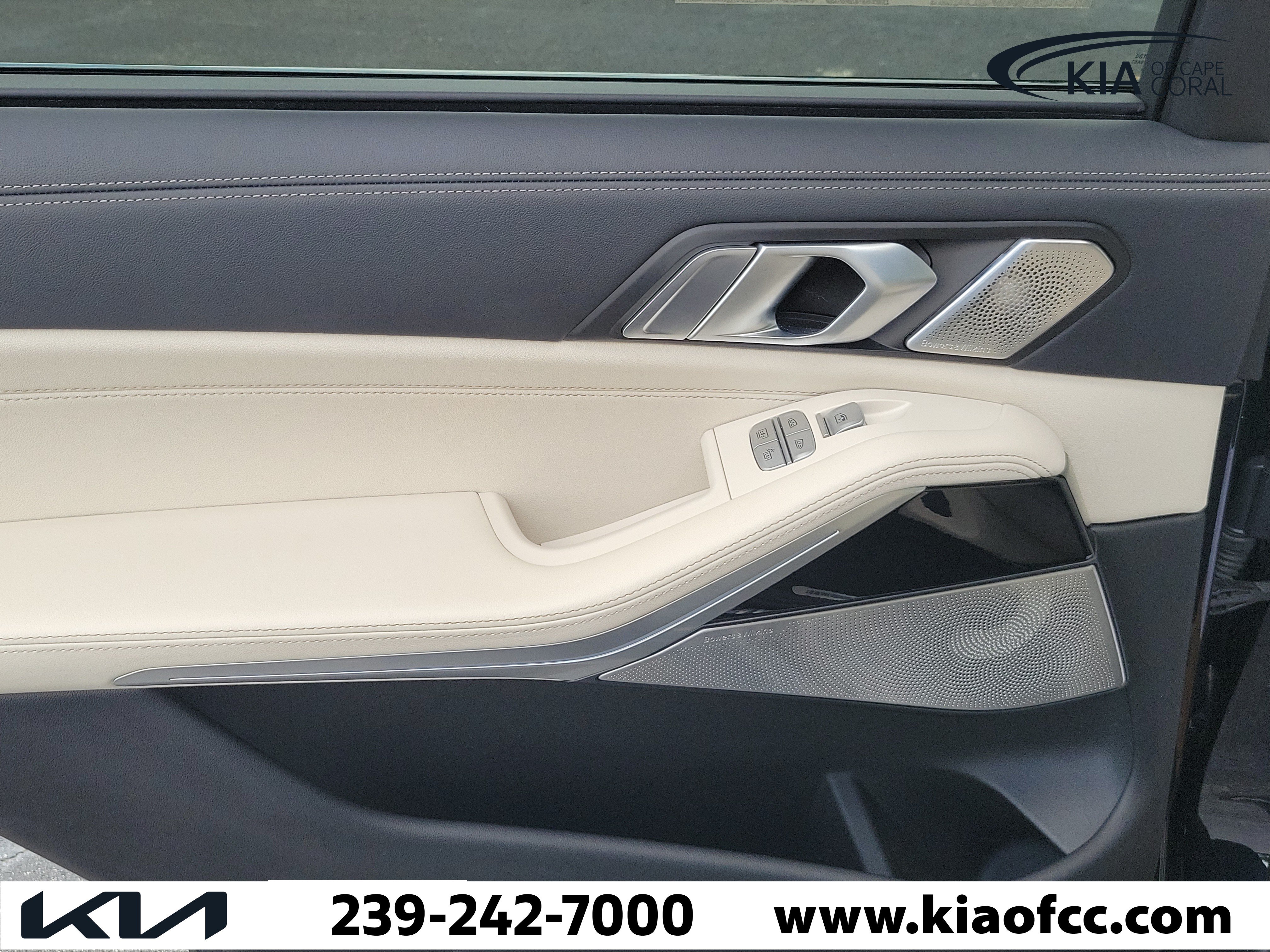 Used 2025 BMW X7 M60i AWD/4WD image 16