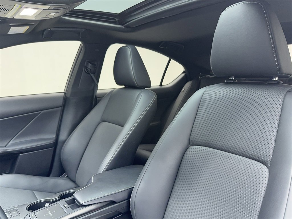 Used 2024 Lexus IS 300 w/ Comfort Package image 33