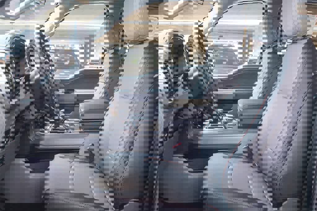 New 2025 Ford F150 Lariat w/ Equipment Group 501A Mid image 18