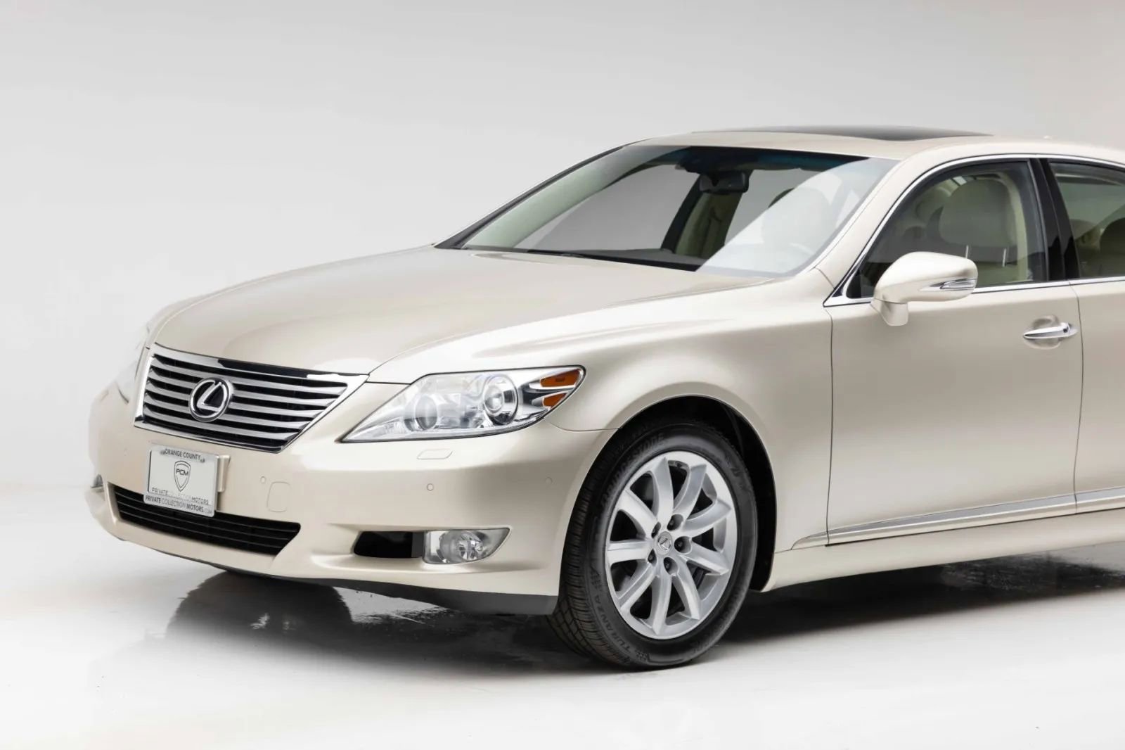 Used 2012 Lexus LS 460 w/ Luxury Value Edition RWD image 25