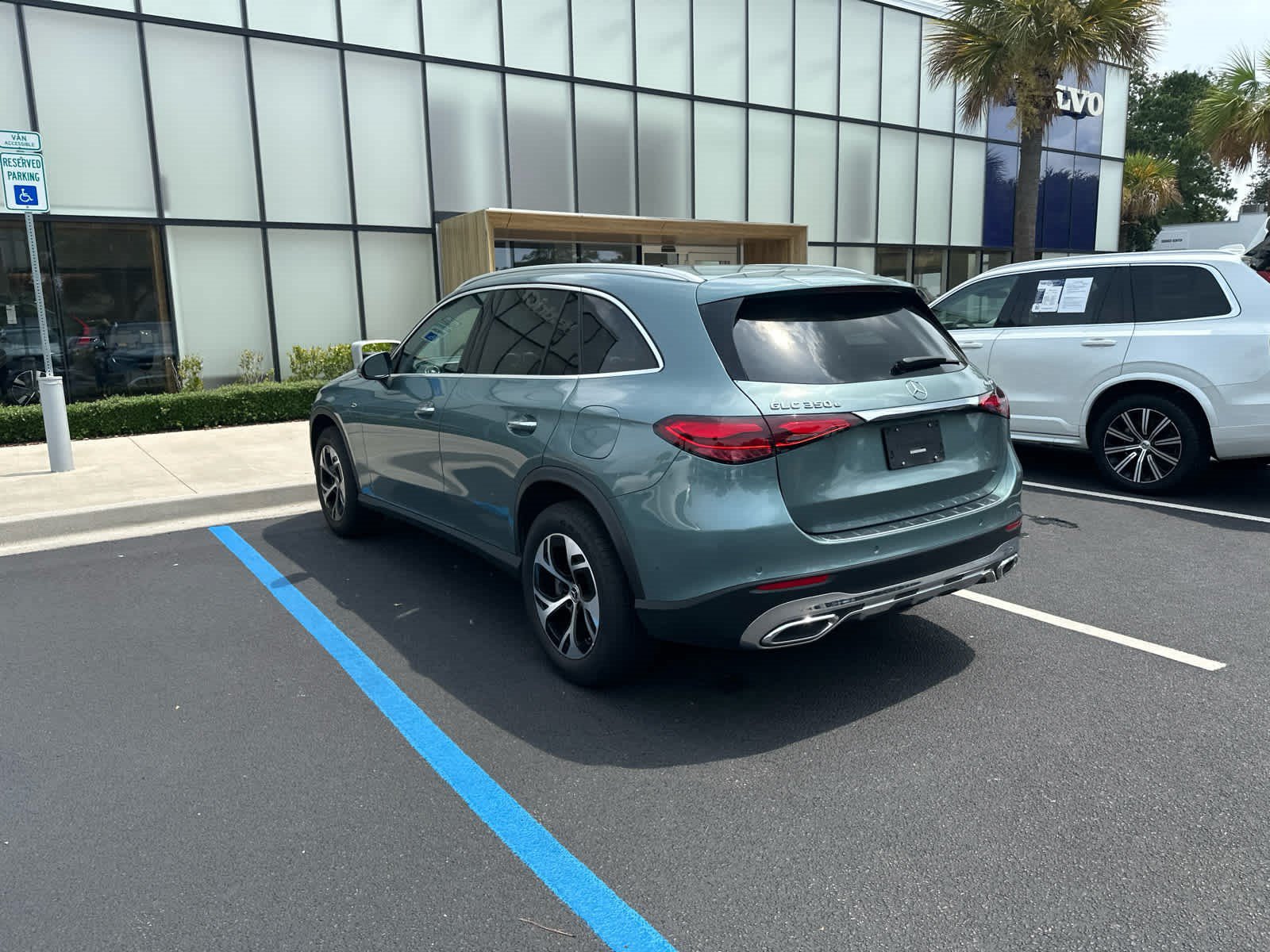 Used 2025 Mercedes-Benz GLC 350e 4MATIC image 17