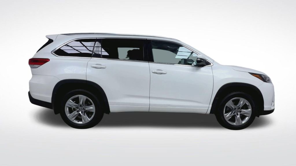 Used 2019 Toyota Highlander Limited image 11
