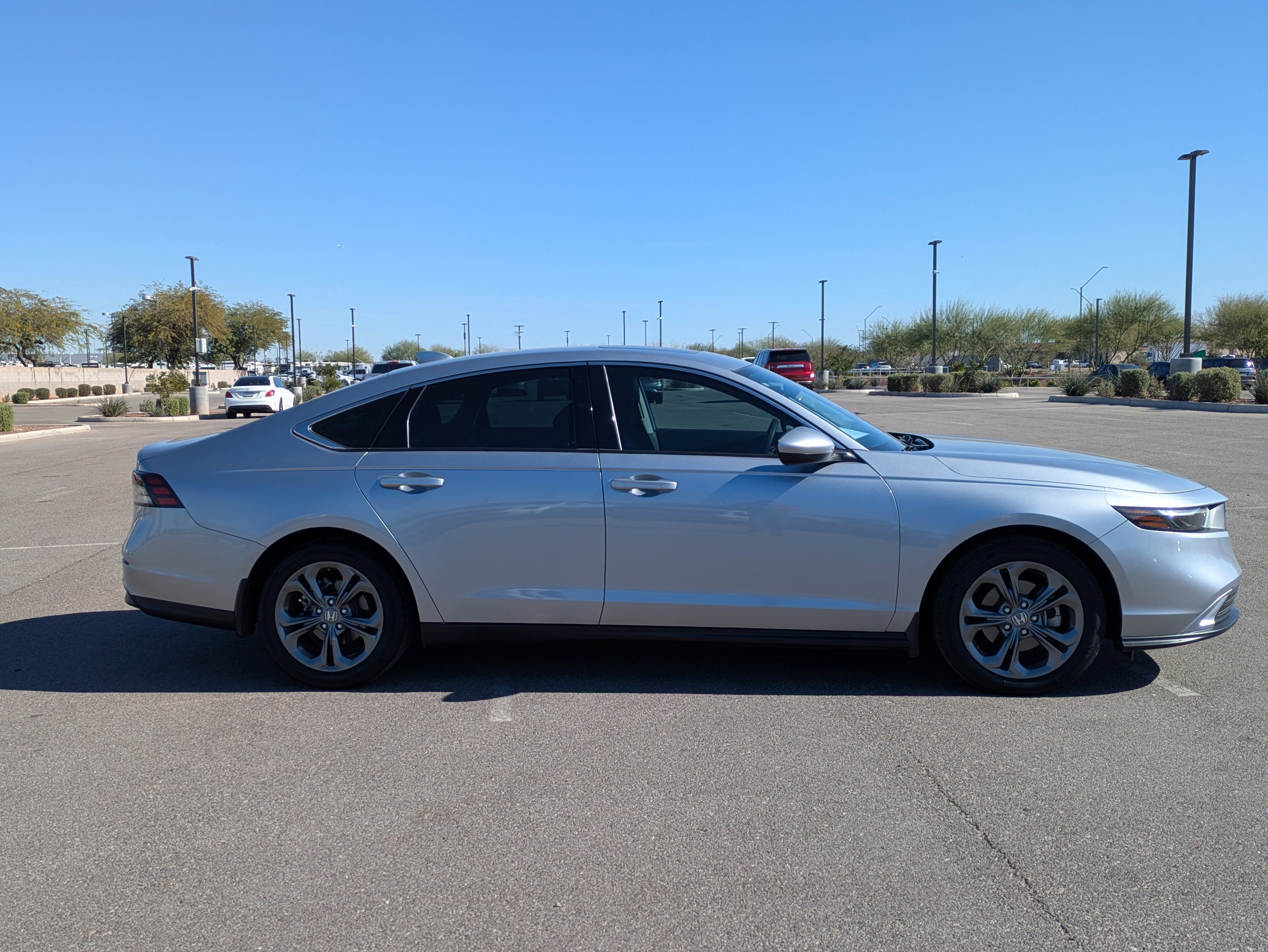 Used 2023 Honda Accord EX image 6