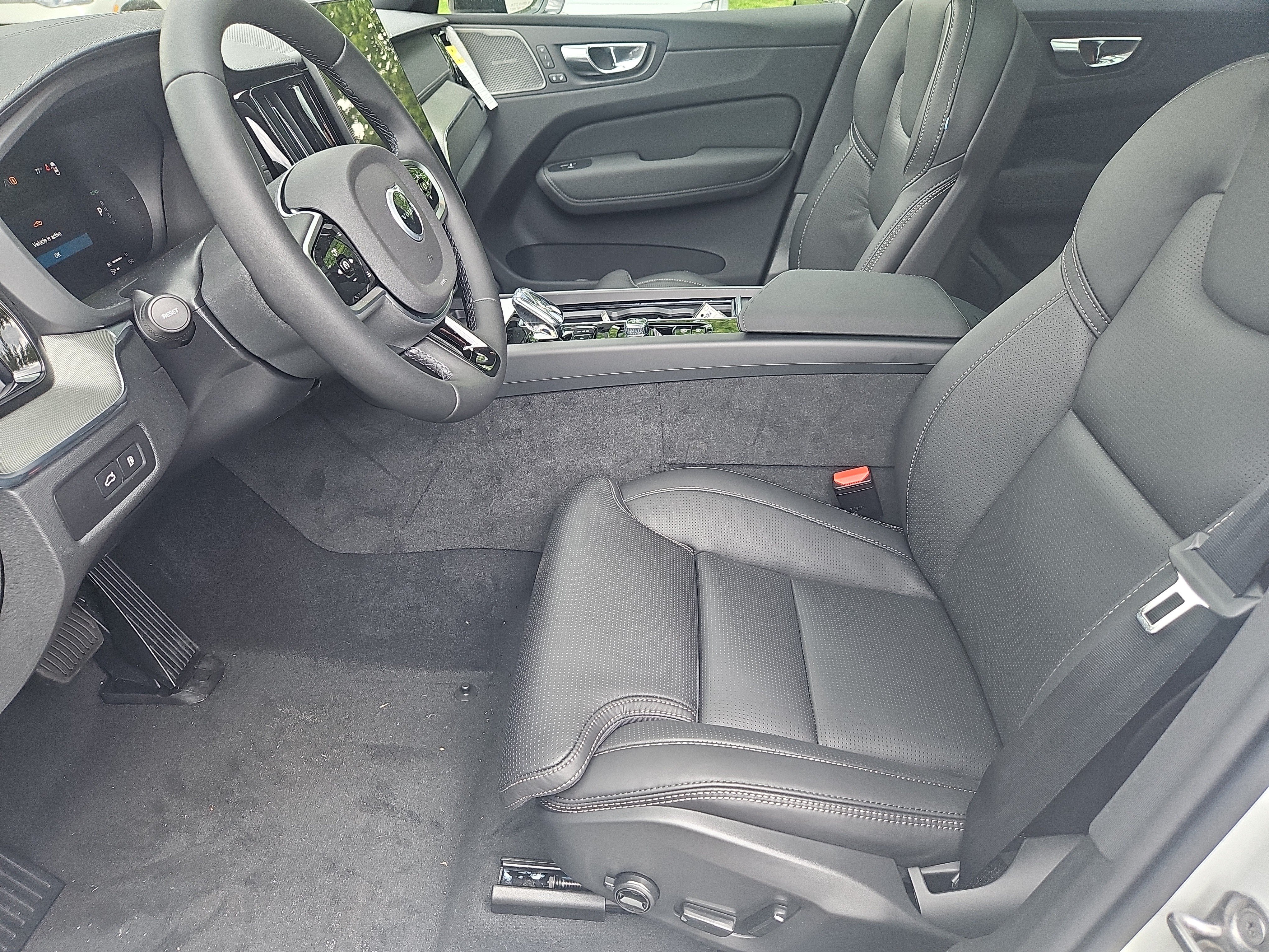 New 2026 Volvo XC60 T8 Ultra w/ Protection Package Premier AWD/4WD image 21