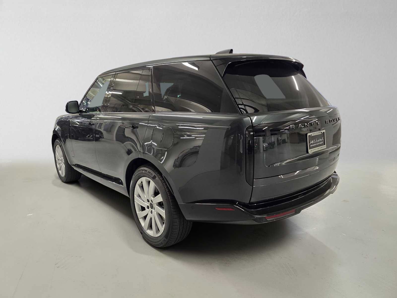 New 2026 Land Rover Range Rover SE AWD/4WD image 3