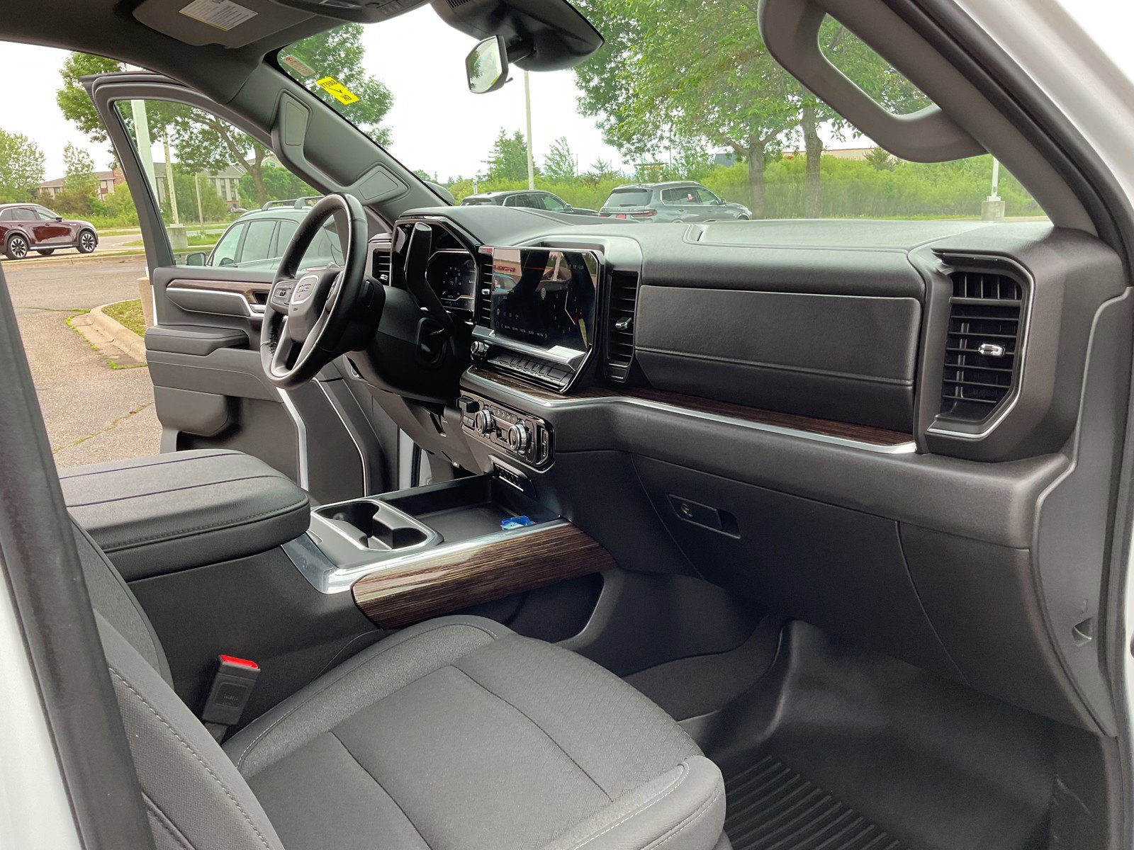 Used 2025 GMC Sierra 3500 SLE w/ SLE Convenience Package AWD/4WD image 34