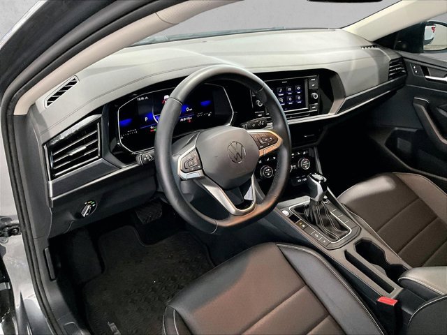 Used 2024 Volkswagen Jetta SE image 14