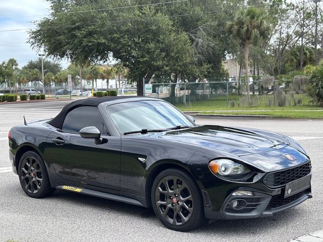 Used 2018 FIAT 124 Spider Abarth RWD image 5
