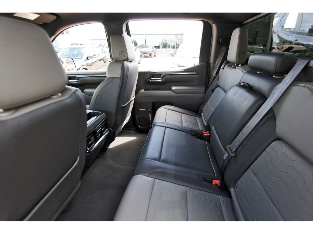 Used 2024 Chevrolet Silverado 1500 ZR2 w/ Technology Package image 9