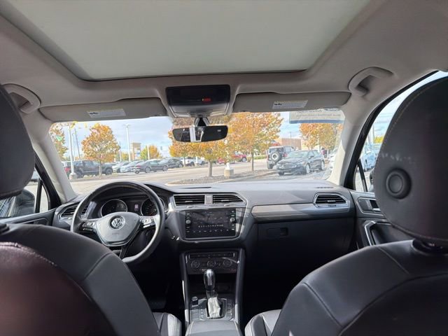 Used 2021 Volkswagen Tiguan SE w/ Panoramic Sunroof Package image 18