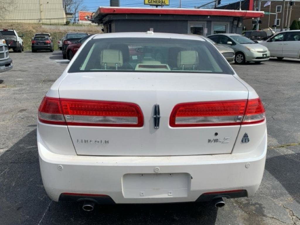 Used 2012 Lincoln MKZ FWD image 11