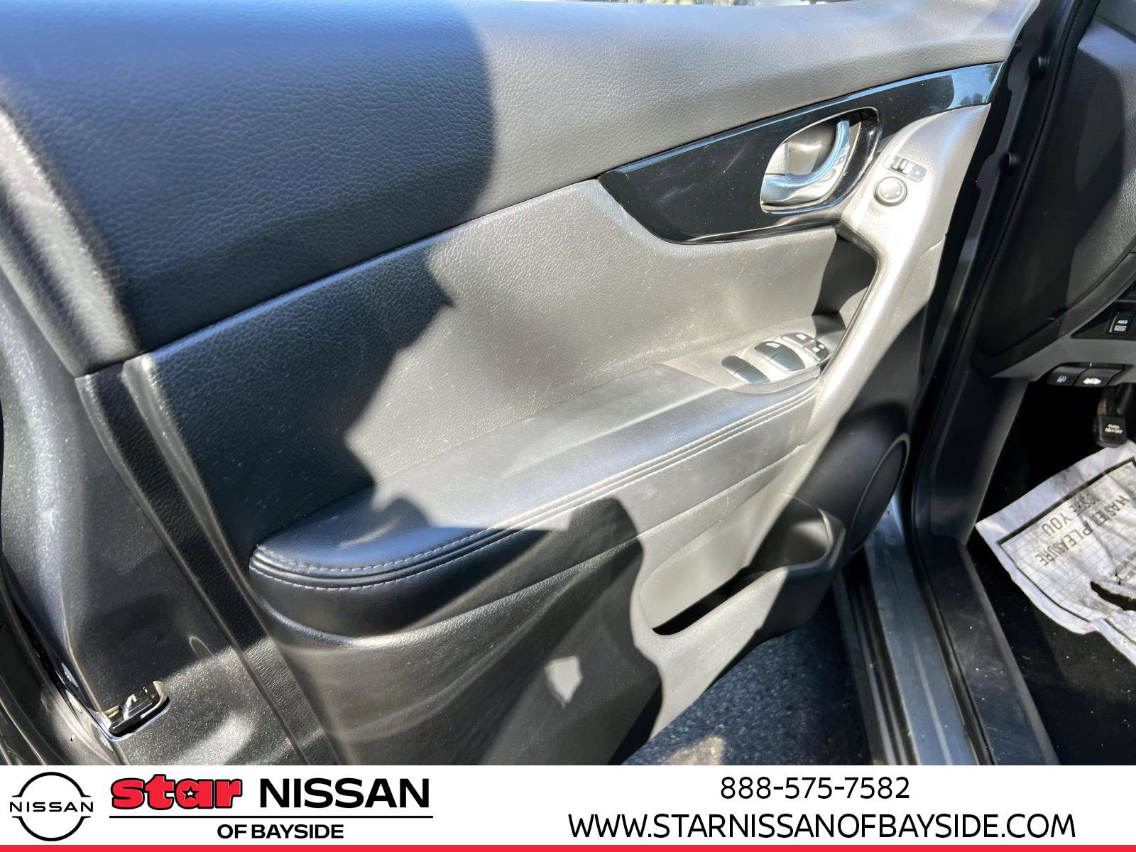 Used 2017 Nissan Rogue Sport SV AWD/4WD image 14