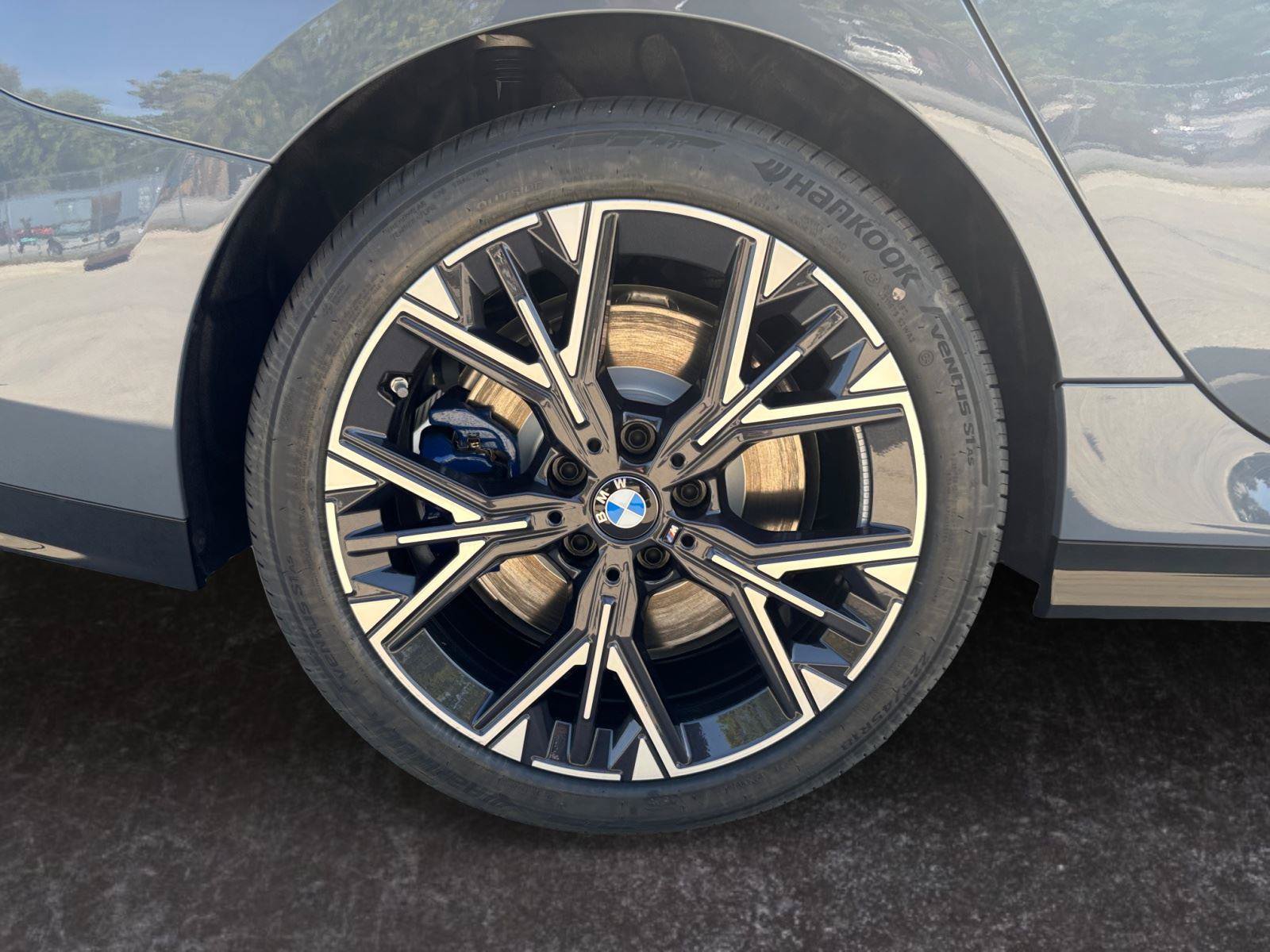 Used 2026 BMW M235i xDrive w/ Technology Package AWD/4WD image 27