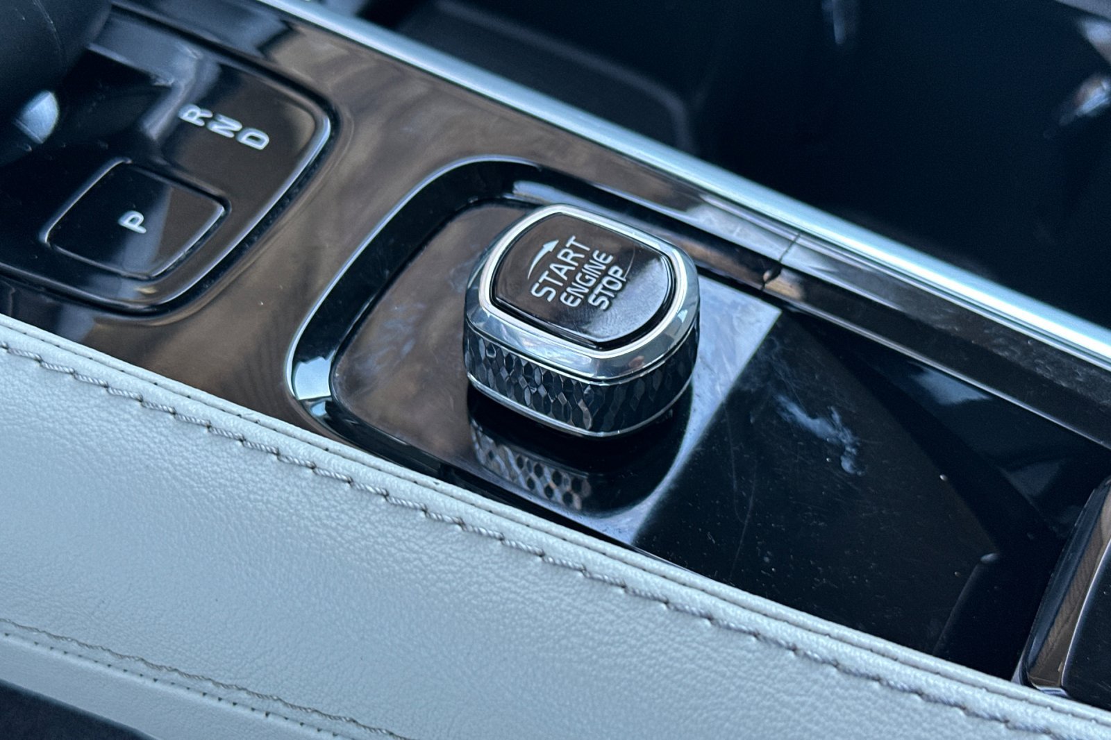 Certified 2023 Volvo XC90 B6 Plus w/ Protection Package Premier AWD/4WD image 28