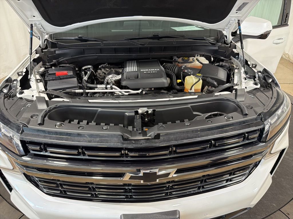 Certified 2022 Chevrolet Suburban RST w/ Luxury Package AWD/4WD image 39