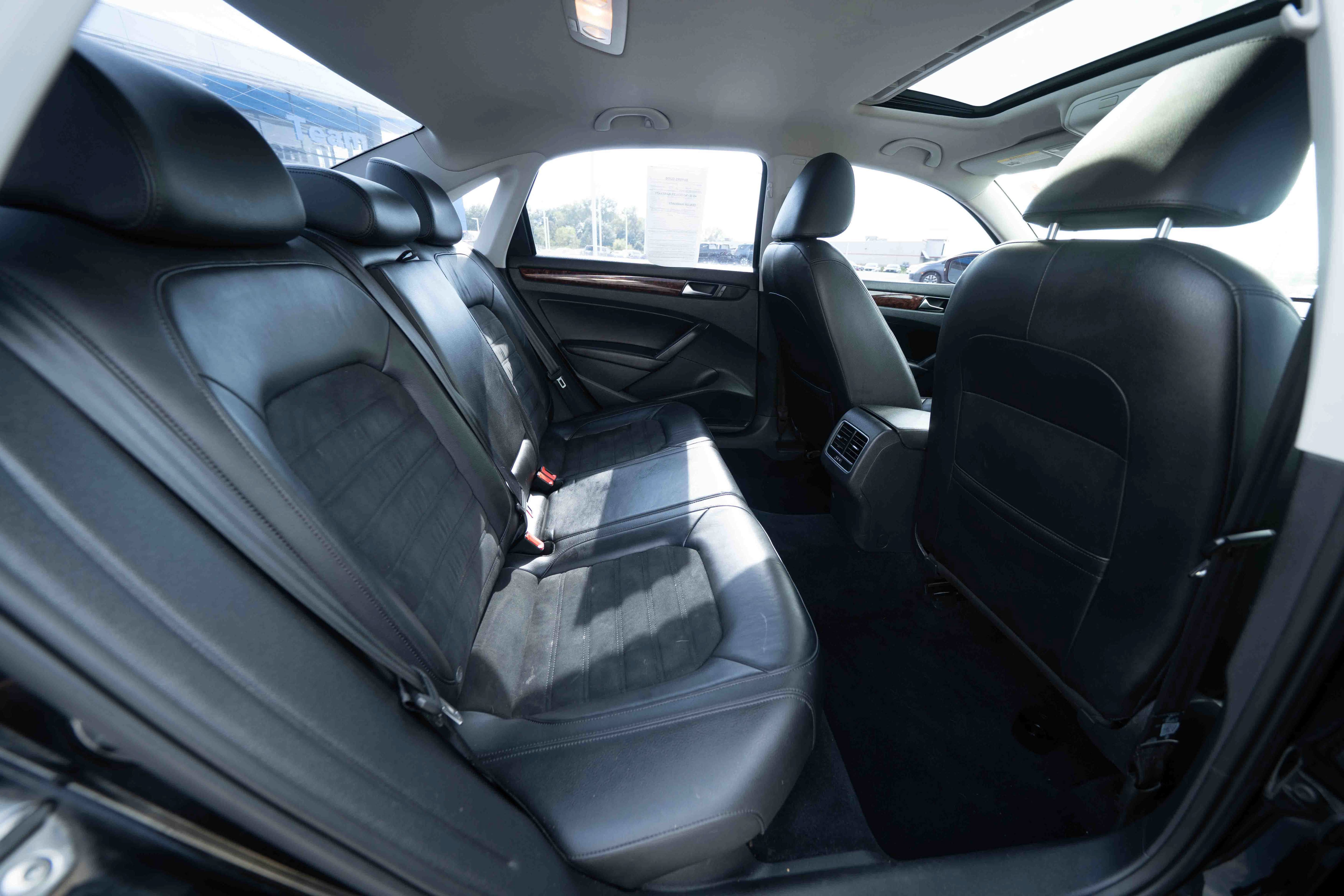 Used 2013 Volkswagen Passat 2.5 SEL Premium FWD image 21