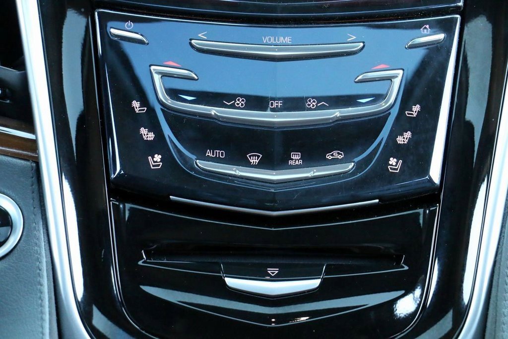 Used 2020 Cadillac Escalade ESV Premium Luxury image 38