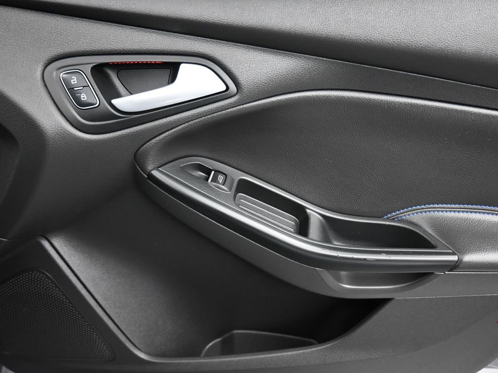 Used 2017 Ford Focus RS image 39