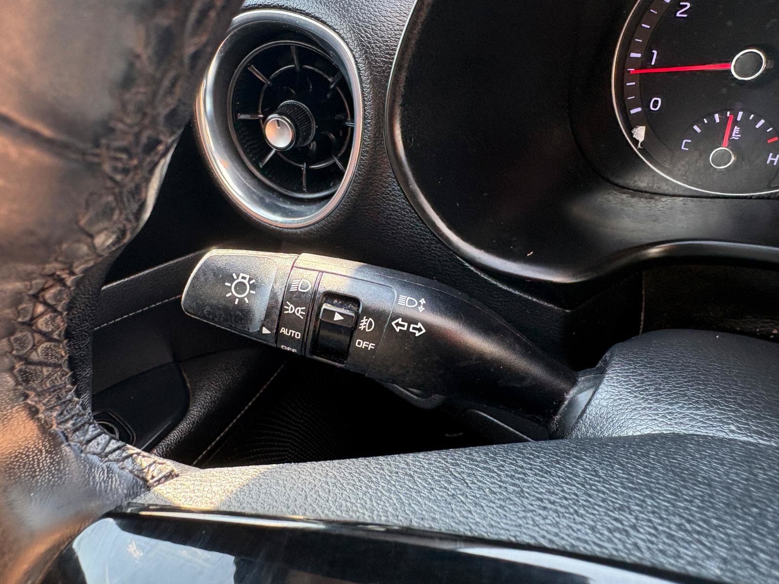 Used 2020 Kia Forte EX FWD image 35